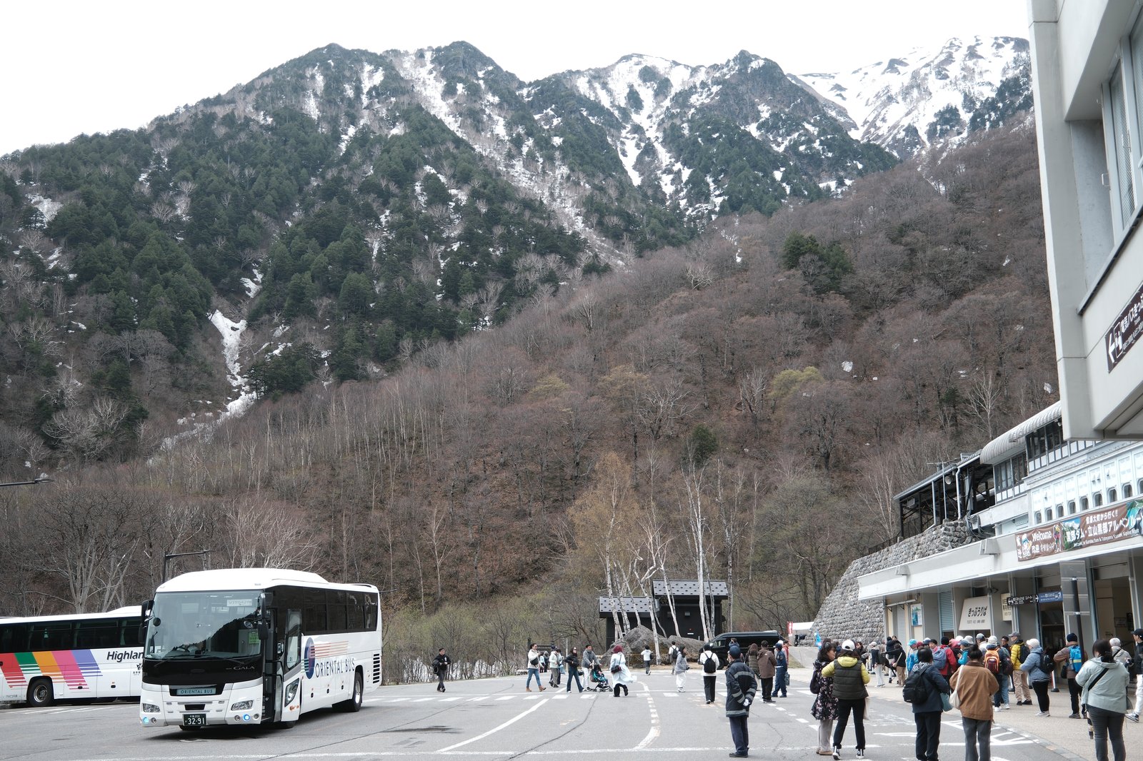 วิวภูเขาเมื่อใกล้ถึงสถานีโอกิซาวะ บรรยากาศทิวทัศน์ตื่นตา