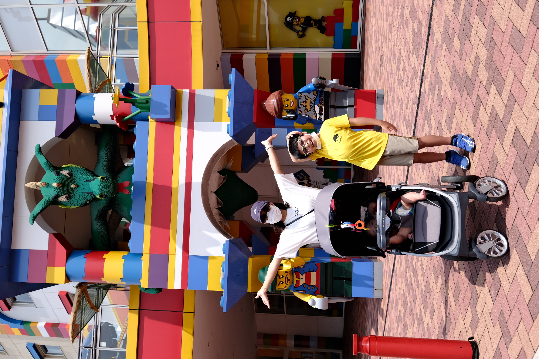 ประติมากรรมเลโก้ในสวนสนุก