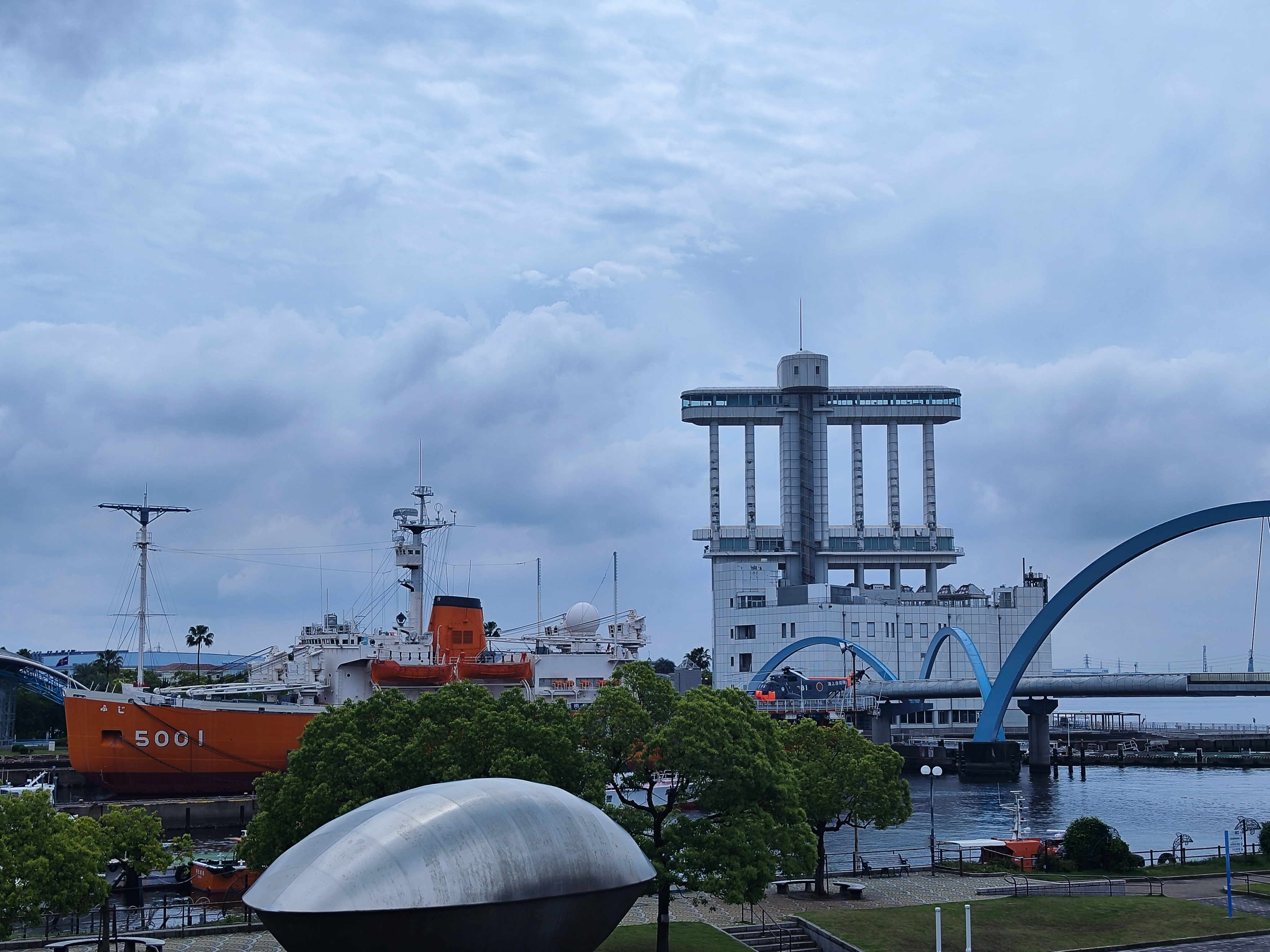 วิวท่าเรือนาโกย่าจากพิพิธภัณฑ์สัตว์น้ำ