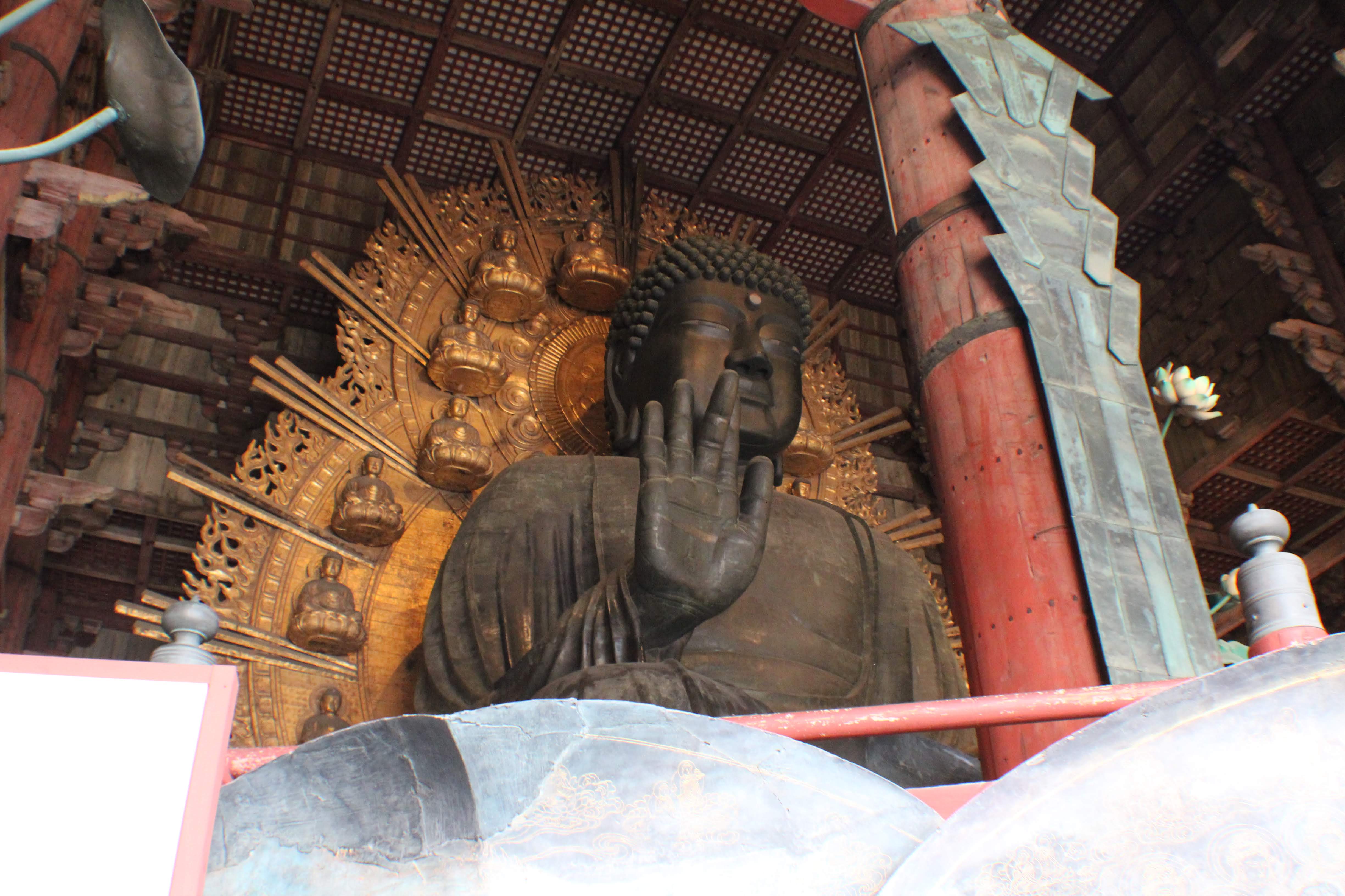 มือข้างหนึ่งของหลวงพ่อโต