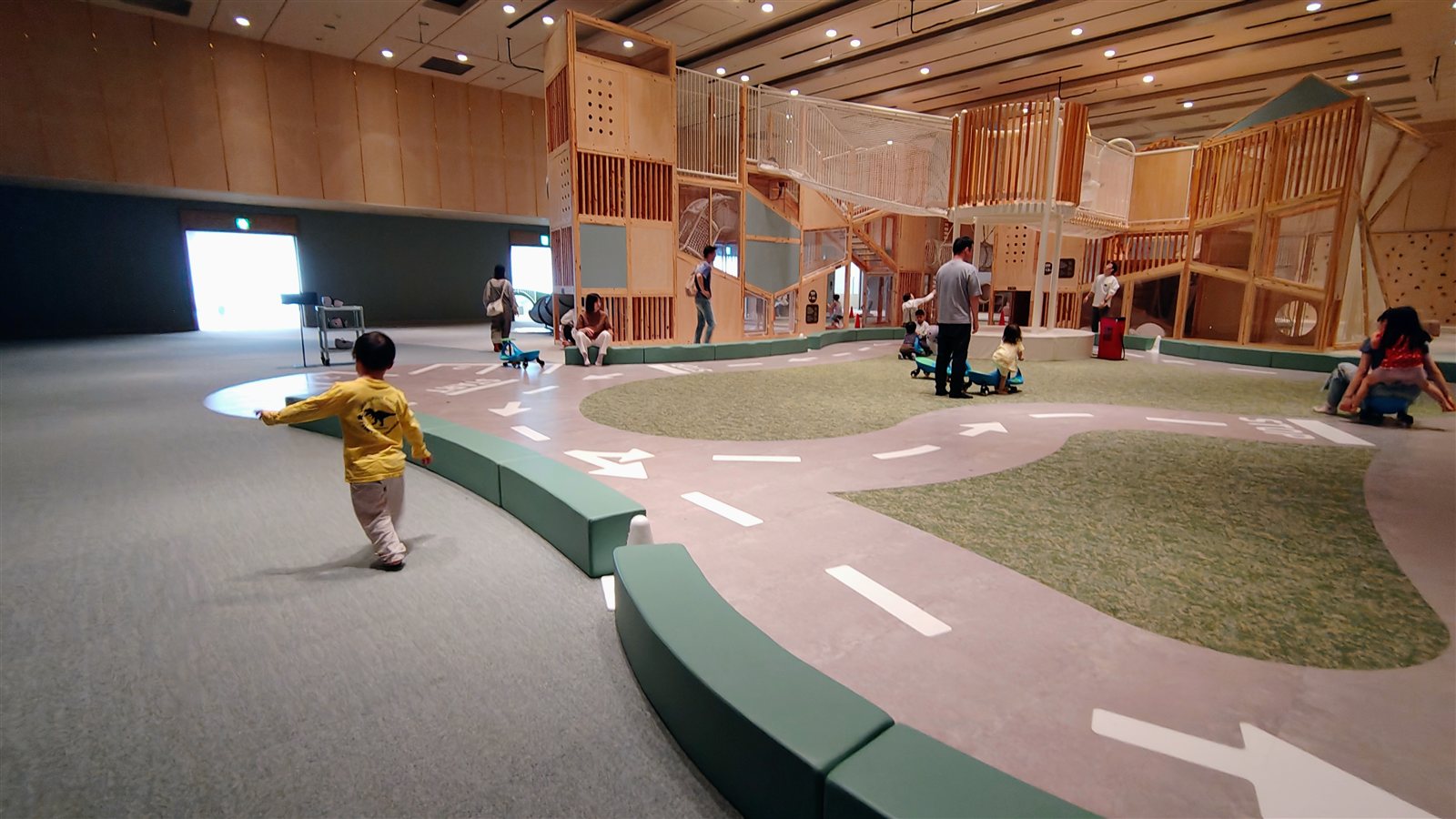 สนามเด็กเล่นในร่มอาริโนะสึทาวเวอร์ Grand Mercure Yatsugatake