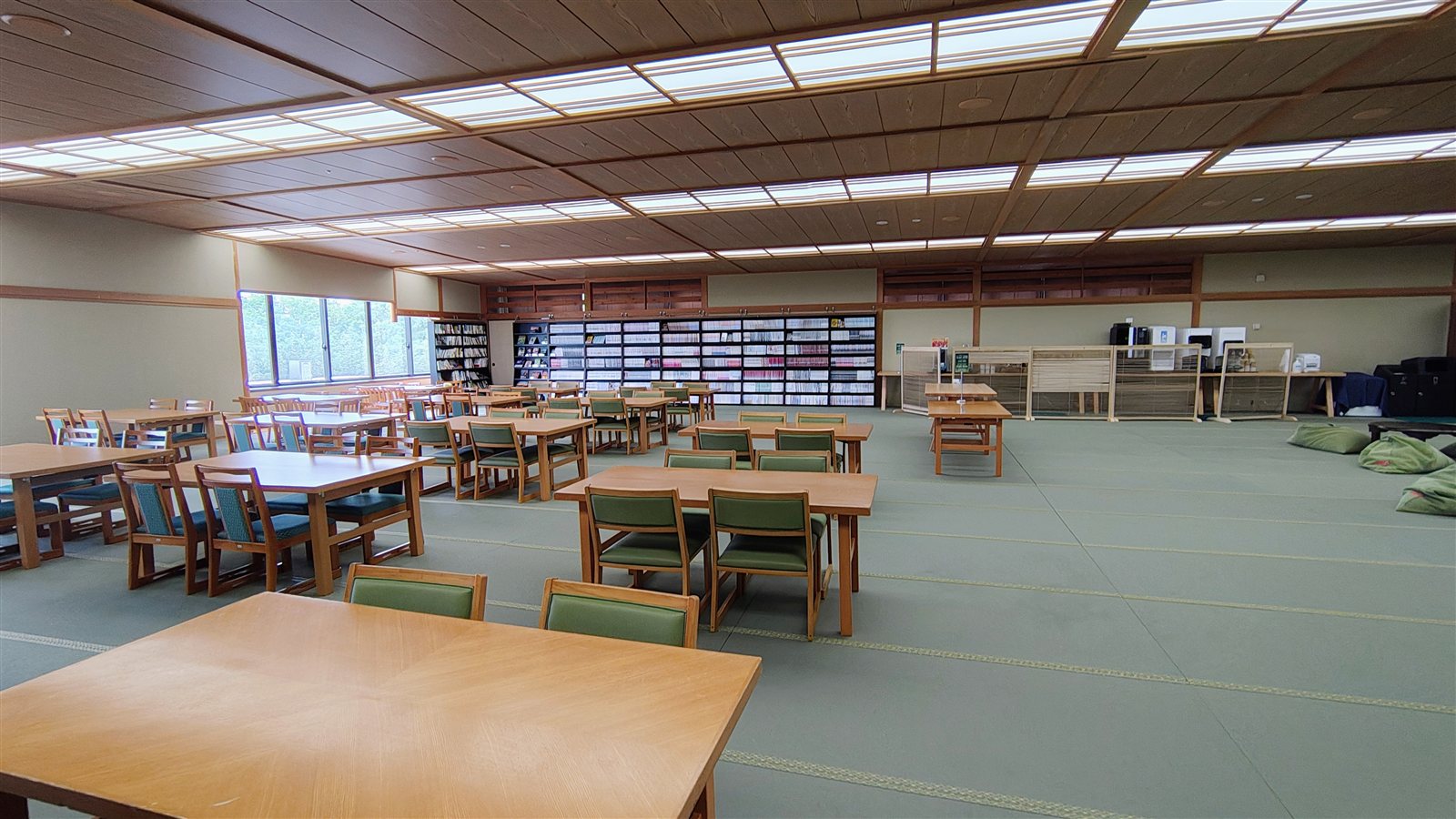 森のラウンジ ห้องสมุดและเลาจน์ชั้น 3 Grand Mercure Yatsugatake
