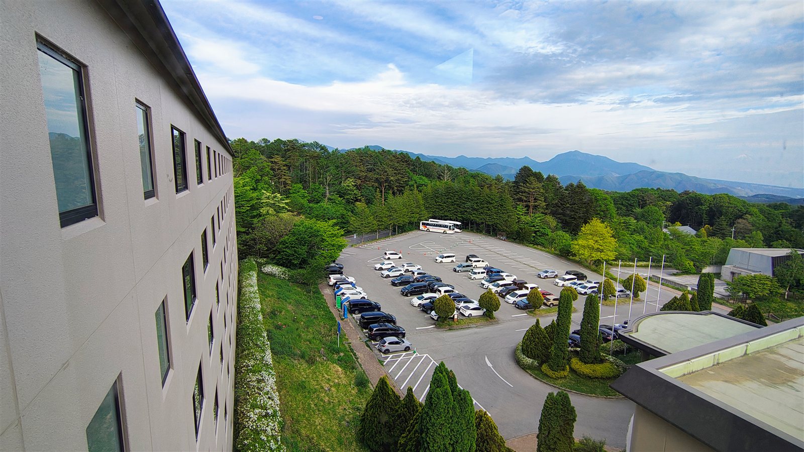 วิวเทือกเขาจาก Grand Mercure Yatsugatake